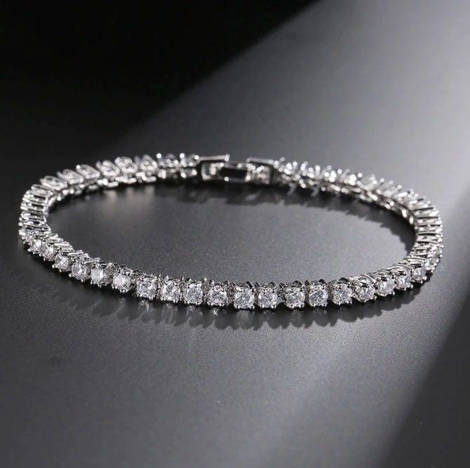 Tennis bracelet