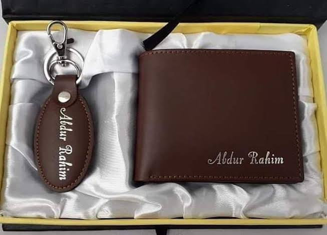 Embossing wallet keychain
